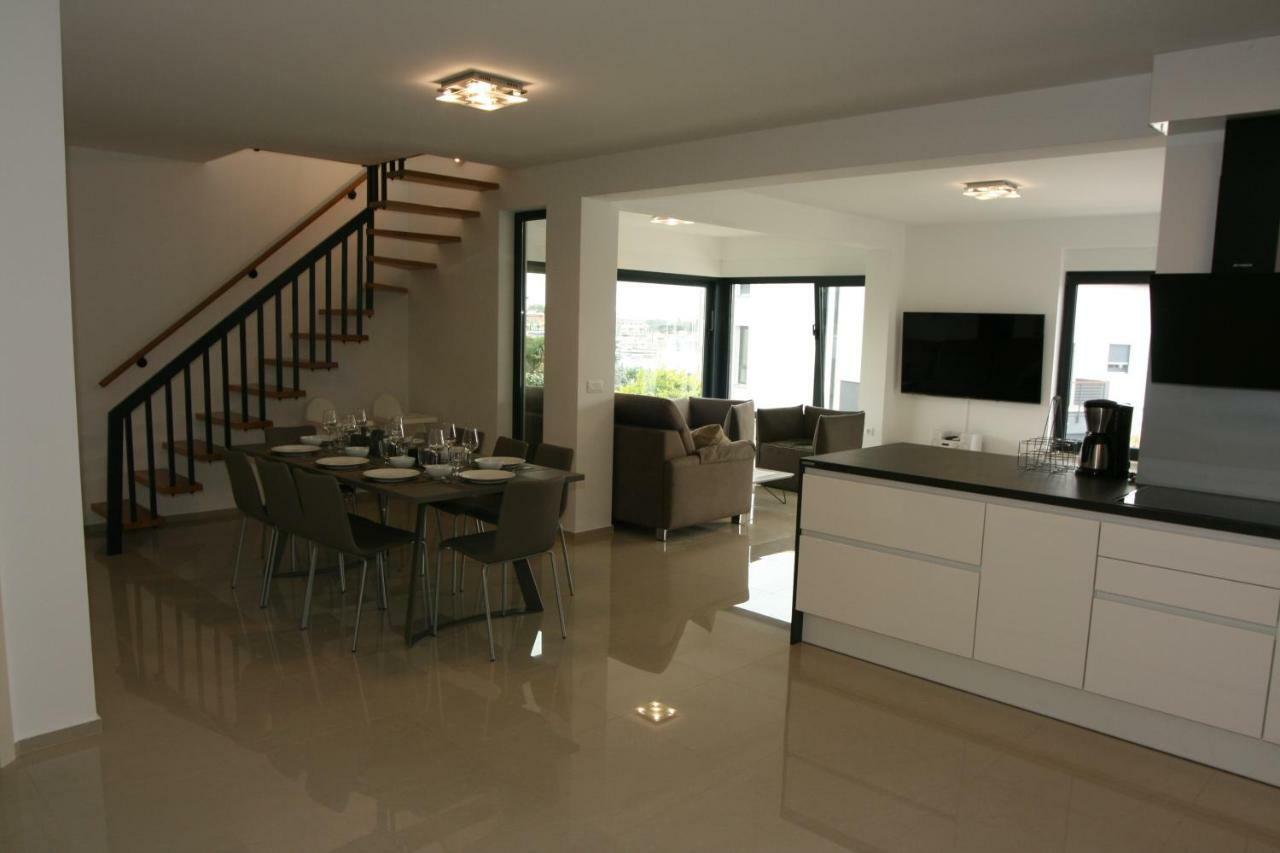 メドゥリンPenthouse No6アパートメント エクステリア 写真